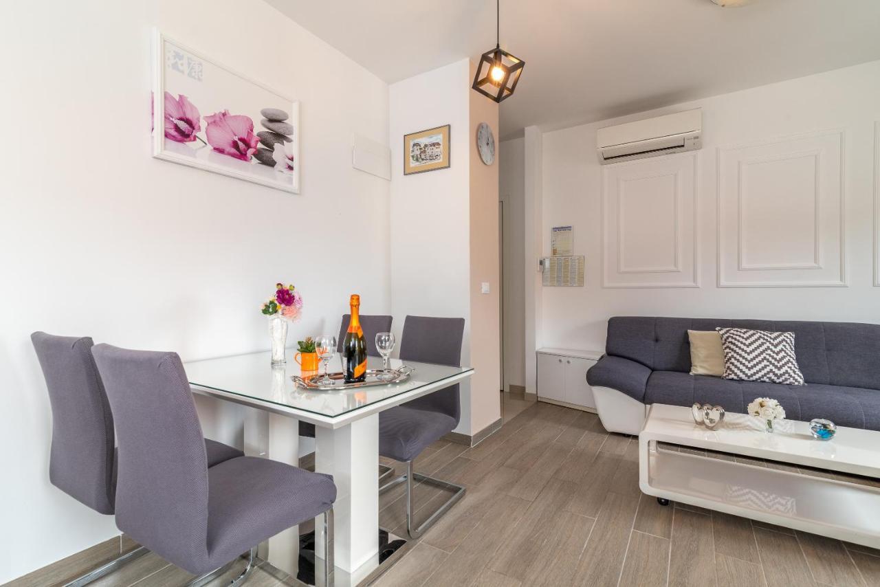 Apartman Lorena Trogir Exteriér fotografie