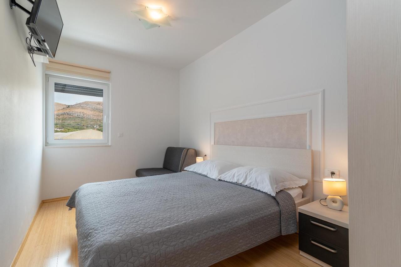 Apartman Lorena Trogir Exteriér fotografie
